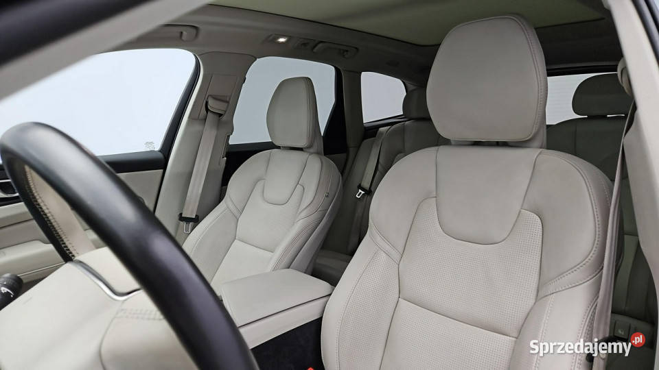 Volvo XC 60 PlugIn Hybrid AWD Inscription aut Z asystent pasa ruchu Warszawa sprzedam
