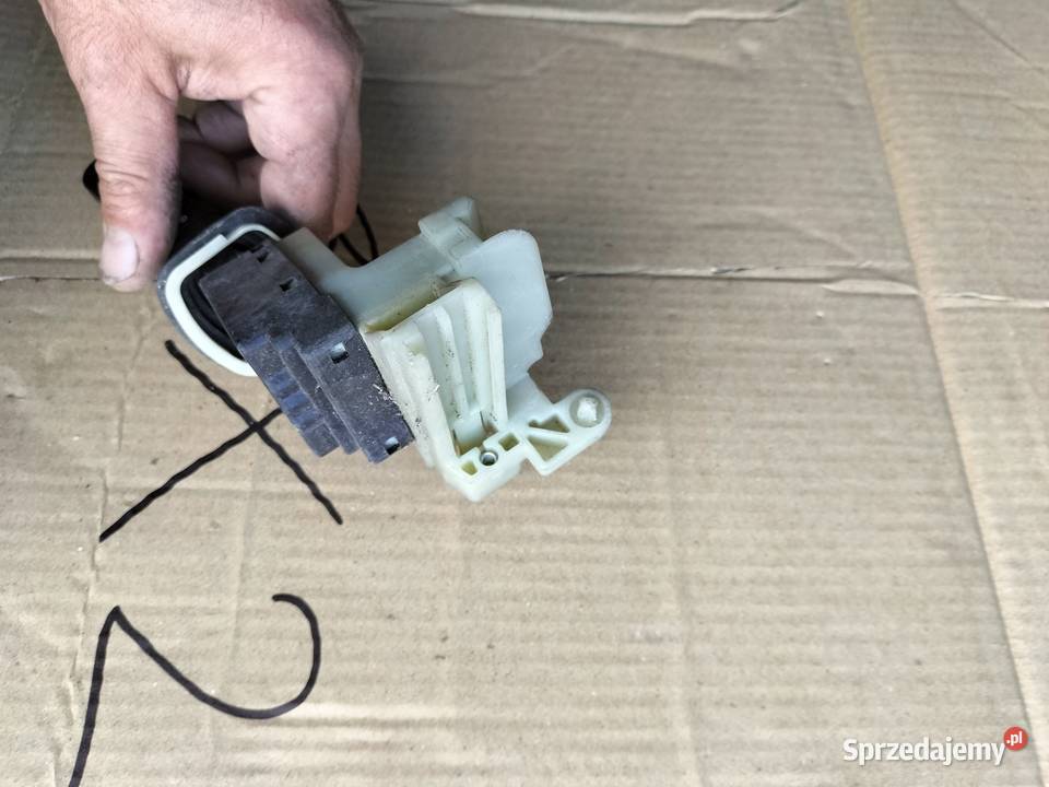 WŁĄCZNIK PRZEŁĄCZNIK WYCIERACZEK MONDEO MK2