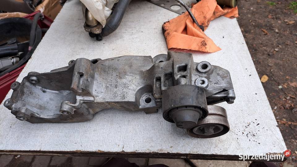 8200527320 łapa podstawa alternatora 20dci Częstochowa