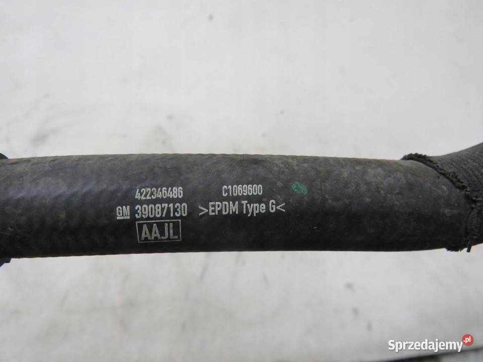 WĄŻ PRZEWÓD WODY INSIGNIA B 16 CDTI 39087130 osobowe Węże chłodnicy