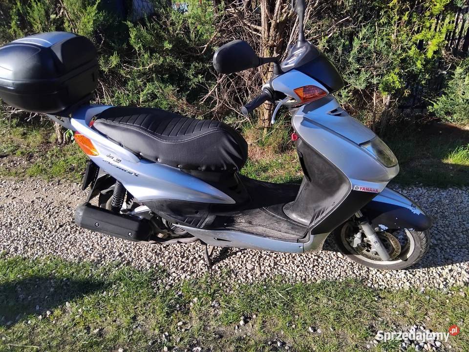 Skuter Yamaha 125 aktualne ubezpieczenie i benzyna