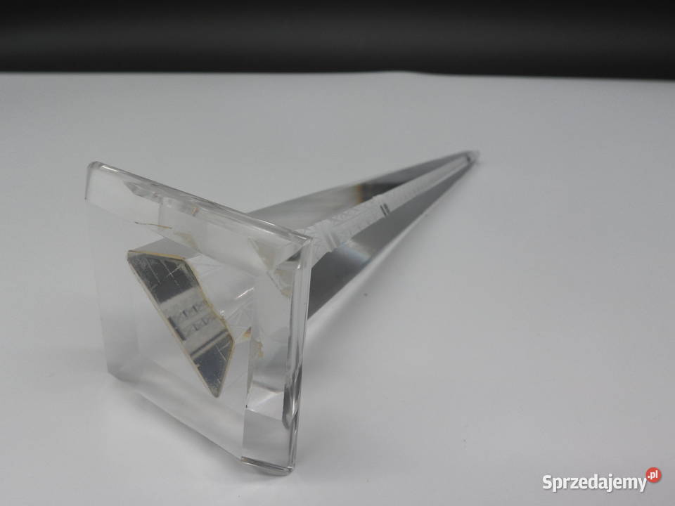 Kryształowa Wieża Eiffla 3D w Obelisku Elegancka Porcelana i szkło Raszków