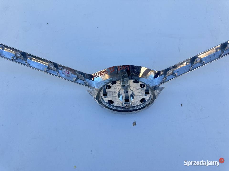 TOYOTA AURIS II E18 LIFT HYBRID GRILL LISTWA wielkopolskie Międzychód