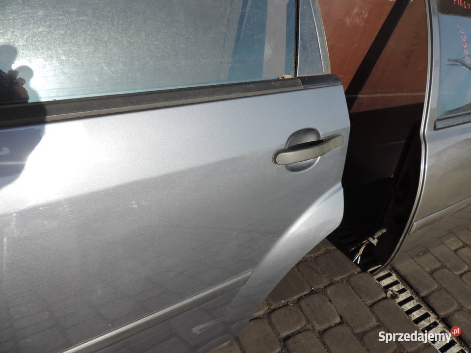 DRZWI PRAWE TYLNE FORD FIESTA MK5 5D KOLOR M2 Nowy Sącz