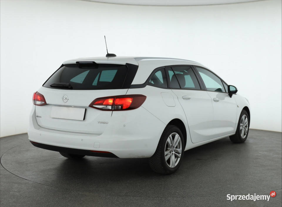 Opel Astra 14 T Samochody osobowe