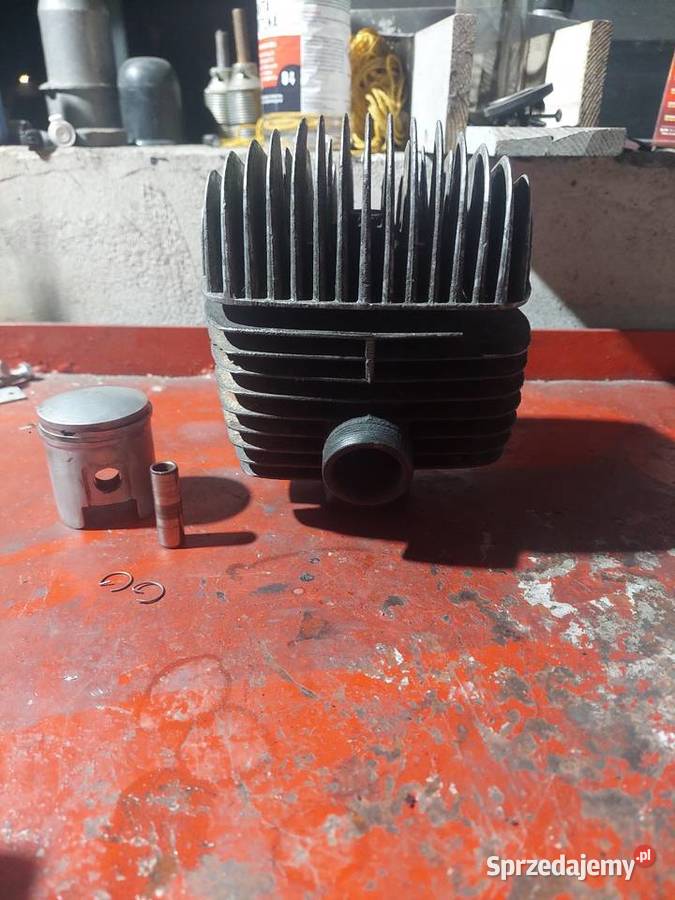 cylinder żeliwny z głowicą wsk 125 Wichowo