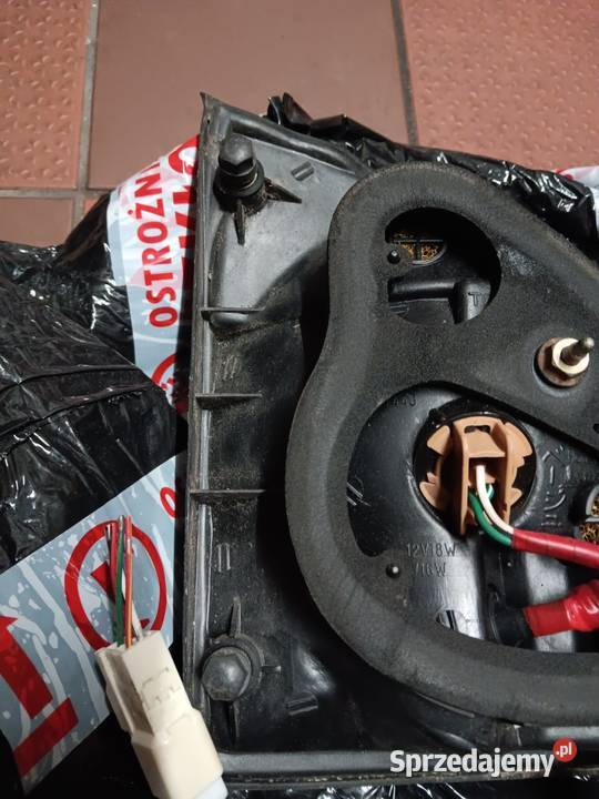Lampa prawa tylna klapy Lexus RX300 mk1 UE Lampy tylne Katowice