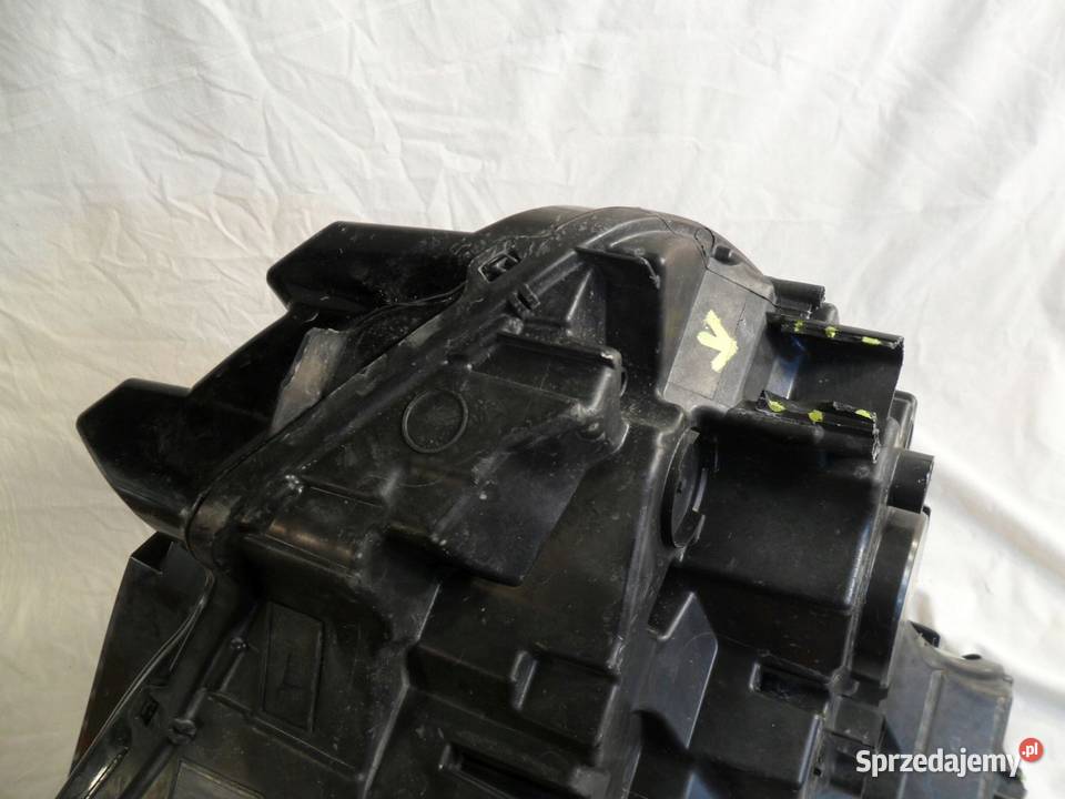 Citroen C4 III reflektor lewy przedni lampa lewa osobowe