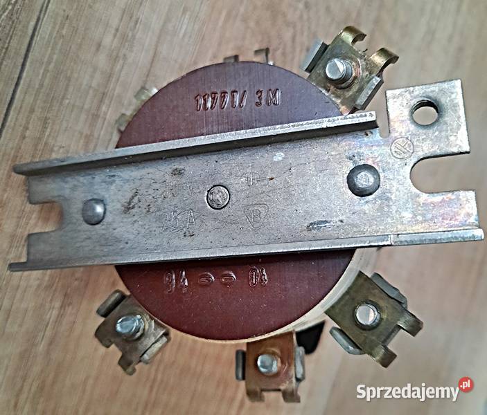 Wyłącznik tablicowy krzyżowy 25 A 250500V typ Ostrów Wielkopolski sprzedam