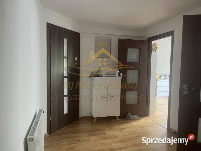 Dom wolnostojący Książenice 300m2 garaż
