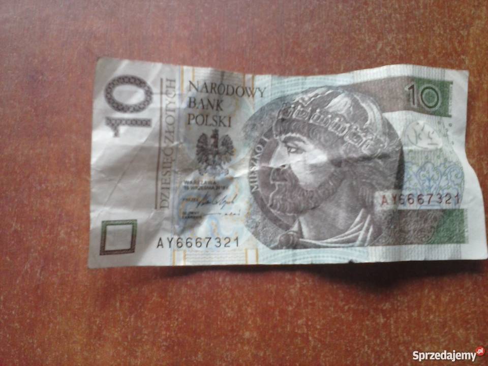 Banknot 10 złotych o numerze AY6667321