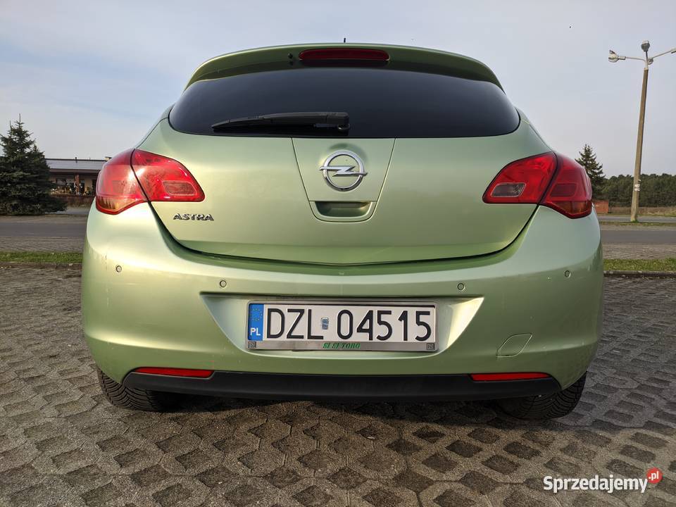 Opel Astra J 2011 benzyna 14 100 184000 CD Astra Wrocław sprzedam