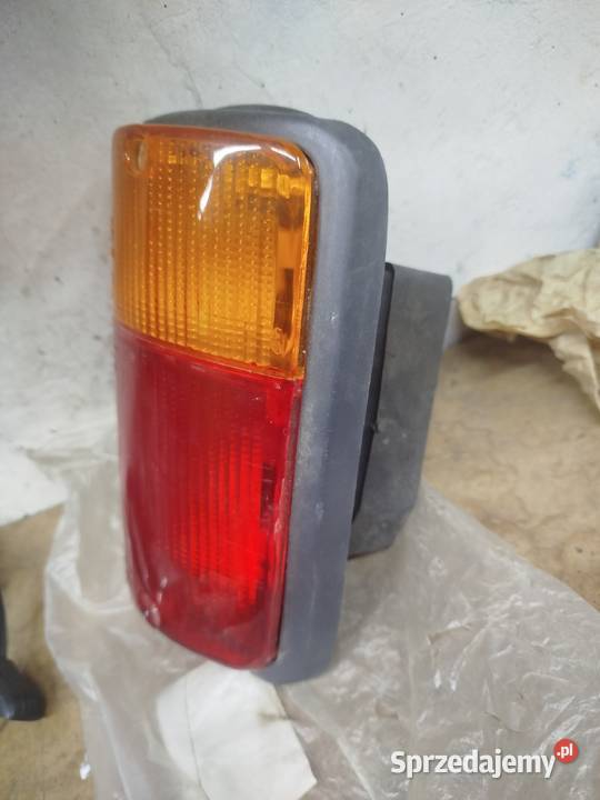 Nowa Lampa tylnia Fiat 126p ELEGANT Klucze sprzedam