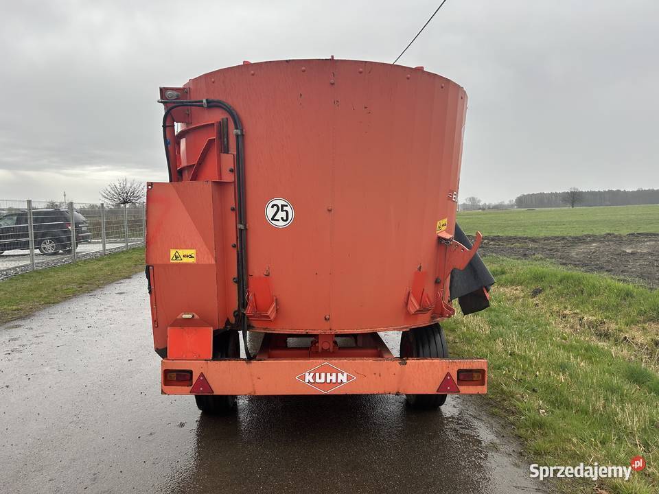 Wóz paszowy paszowóz Kuhn Tychy