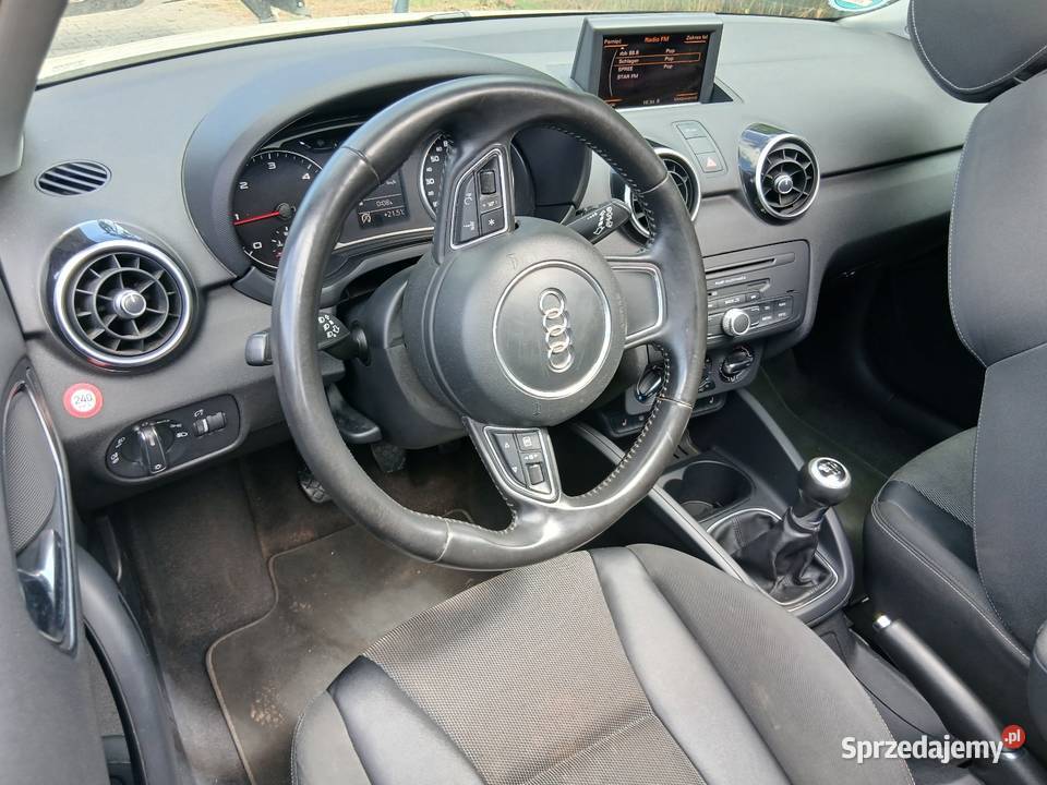 Audi A1 16tdi Bixenon Panoramadach 1lakier Rok produkcji 2011 A1 Dobrzyca