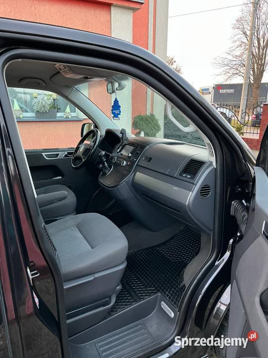 Sprzedam VW Multivan 25 TDI lakier metallic