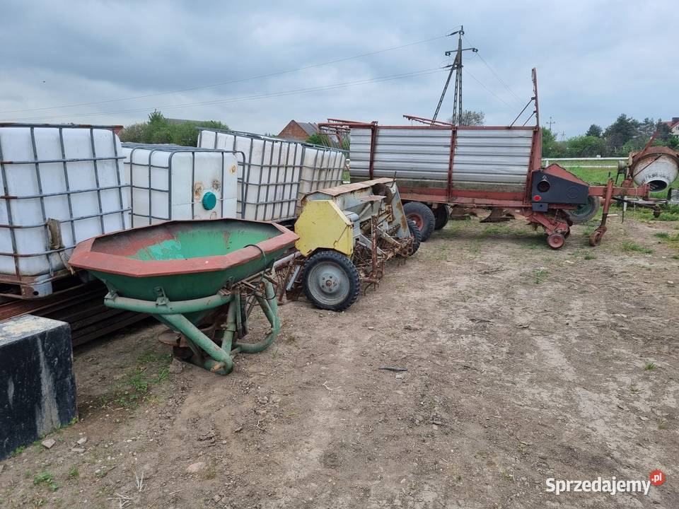 Rozsiewacz Amazone otwierany hydraulicznie opolskie
