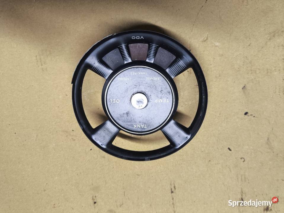 Obudowa wskaźników mercedes w114 w115 ramka Lutoryż