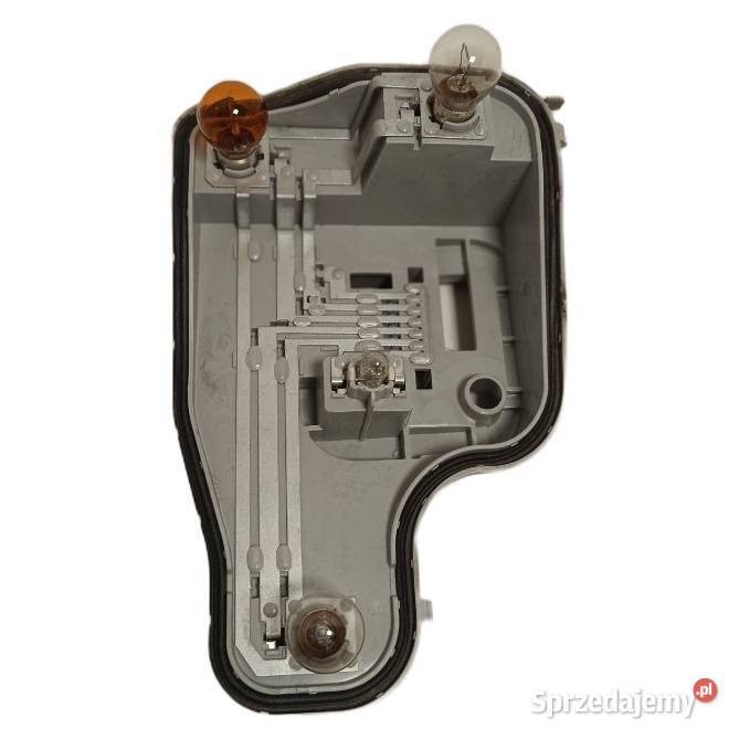 Wkład lampy tylnej prawy Volkswagen Polo 6R 6C Rok produkcji 2009 sprzedam