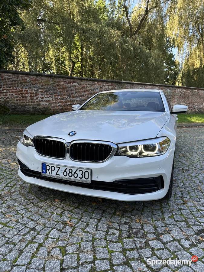 BMW G30 530e plugin hybrid xdrive sportline stan 252KM Sieniawa
