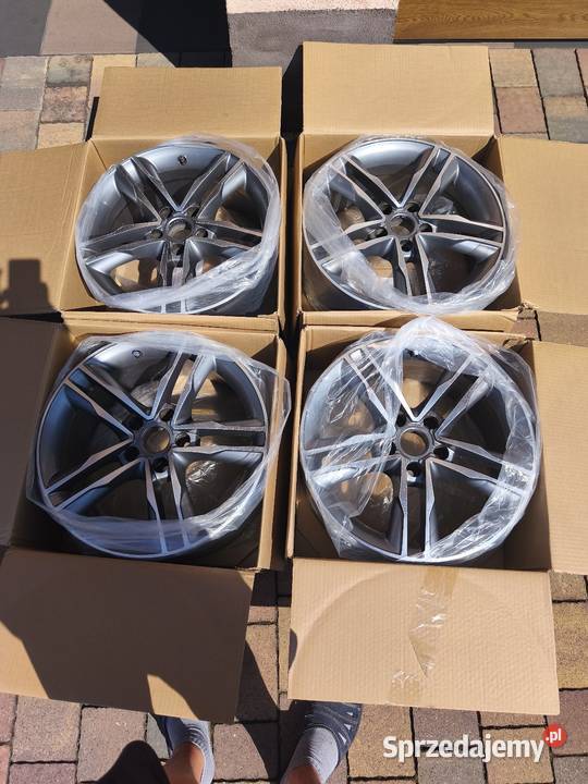 Sprzedam felgi aluminiowe 17 5x112