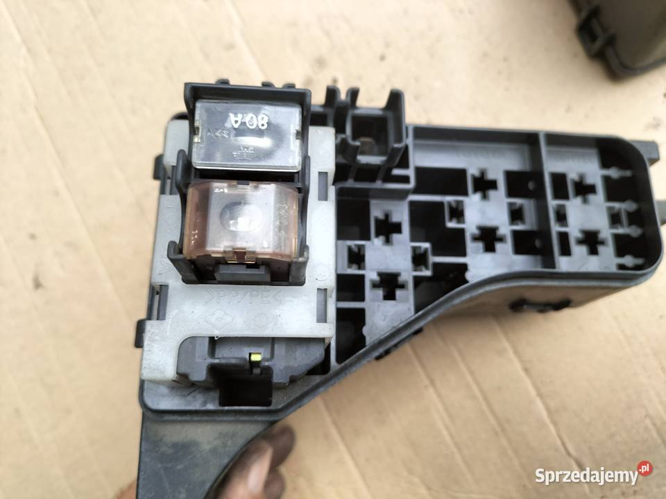 TOYOTA AVENSIS T25 20 D4D SKRZYNKA BEZPIECZNIKÓW osobowe Kamień-Kolonia