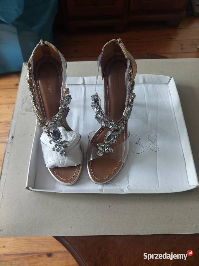 Sprzedam buty rozmiar 40 i 28