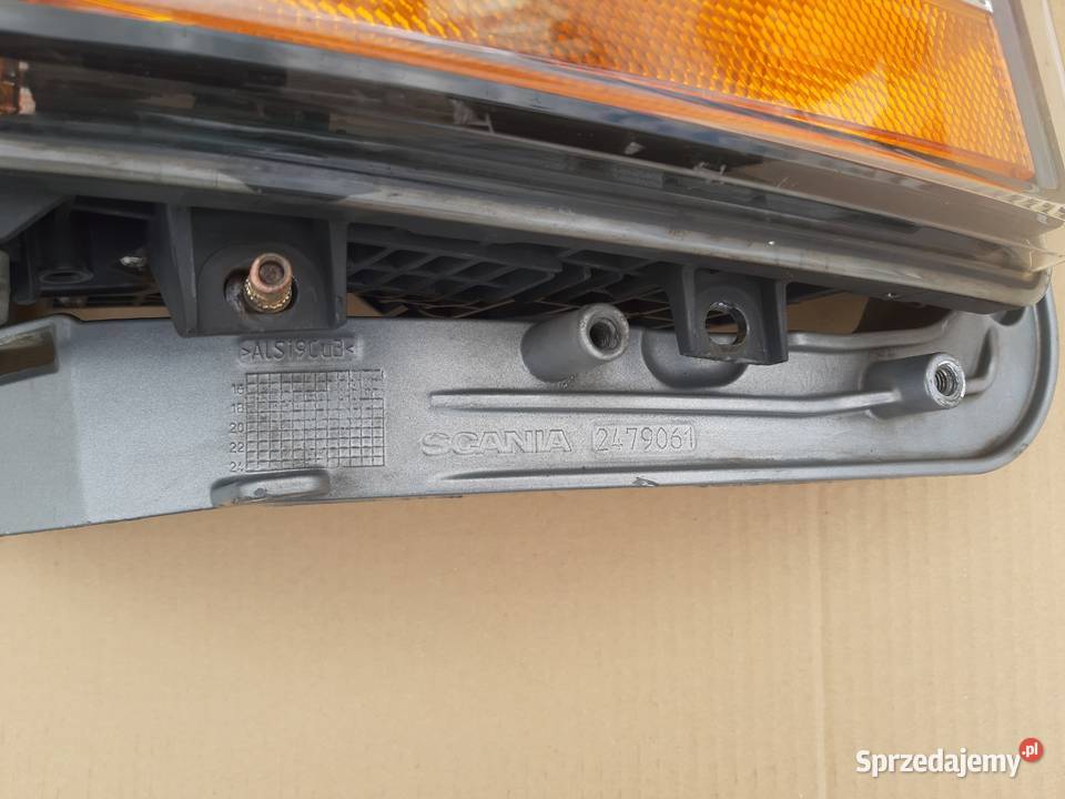 SCANIA R S REFLEKTOR PRAWY LAMPA 2655843 Trzciel