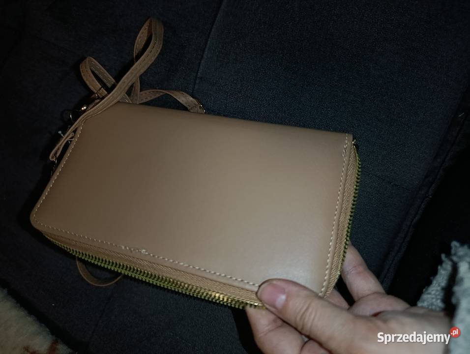 beżowa torebka na telefon crossbody z nadrukiem