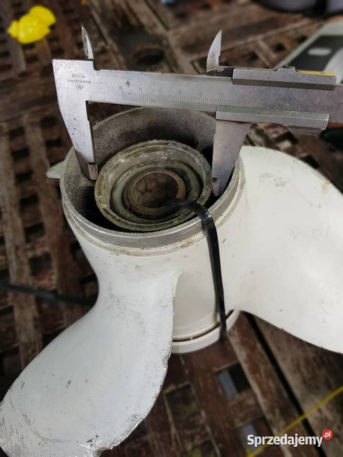 Śruba aluminiowa z nakrętką do Suzuki Evinrude Gorzów Wielkopolski sprzedam
