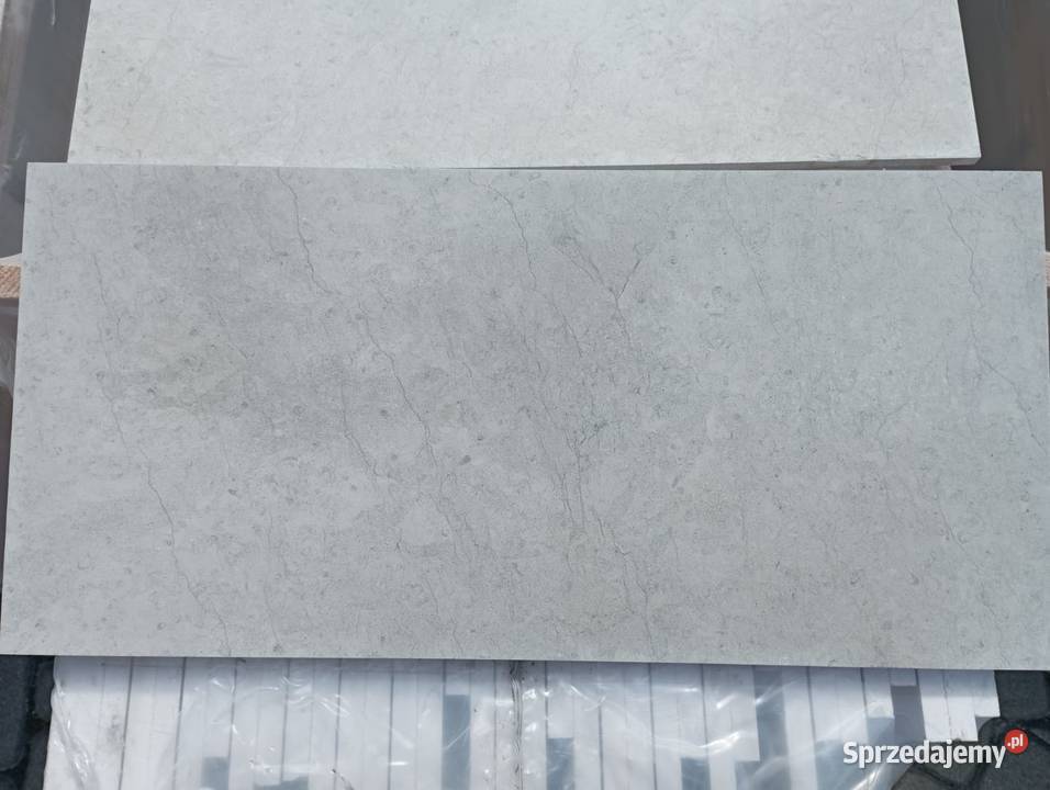 Płytki marmurowe PERLA GREY pasy 1 Przemyśl