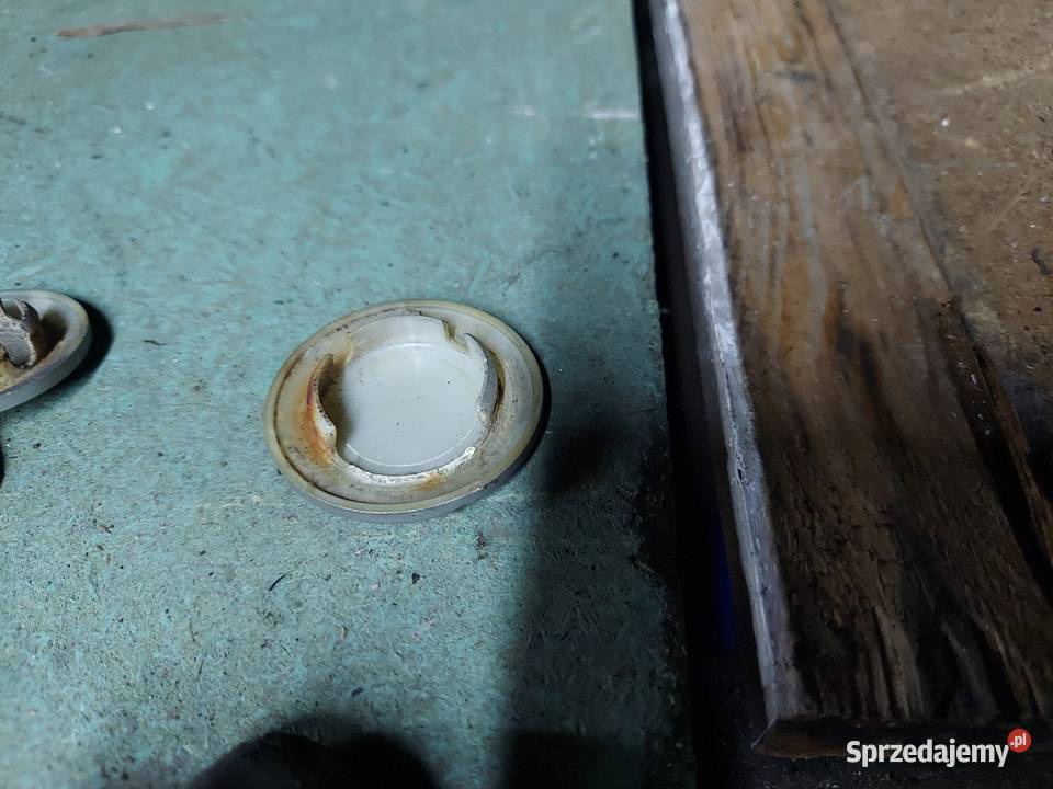 Kawasaki GPZ 600 kapsel kapsle dekielki GPZ600 Plastiki