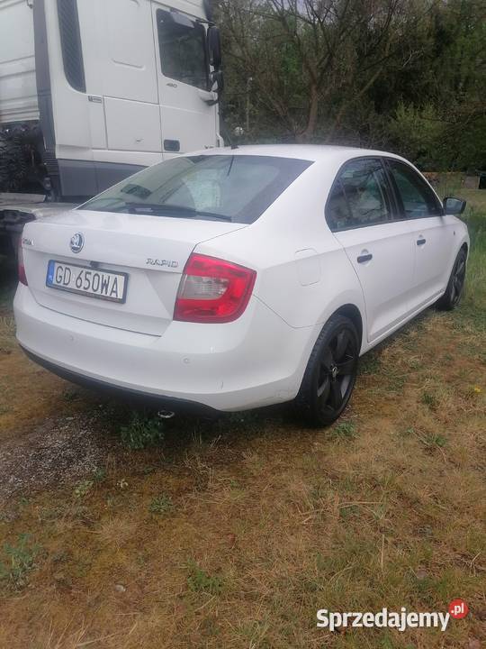 Skoda Rapid 16 tdi światła przeciwmgielne Rapid Wałbrzych