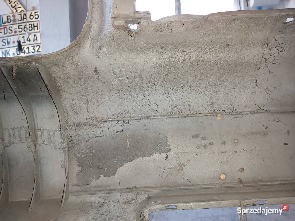 Sprzedam zderzak ori r32 z kratkami Golf Walce