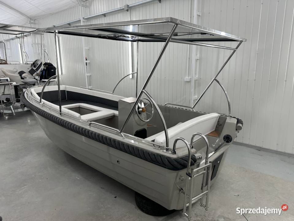 Elektryczna Łódź 470