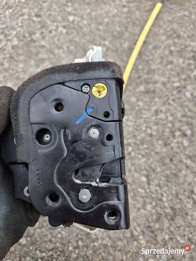 Zamek drzwi Audi A6 C6 lewy przód