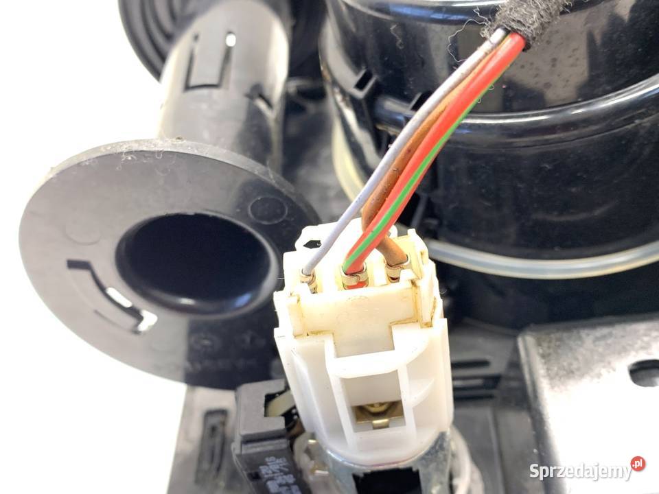 UCHWYT NA NAPOJE VW GOLF VII 5G1863245F osobowe sprzedam