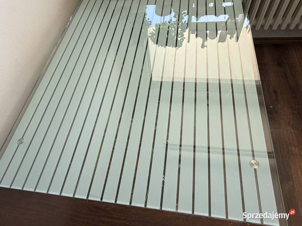 Elegancki stół drewno grube szkło