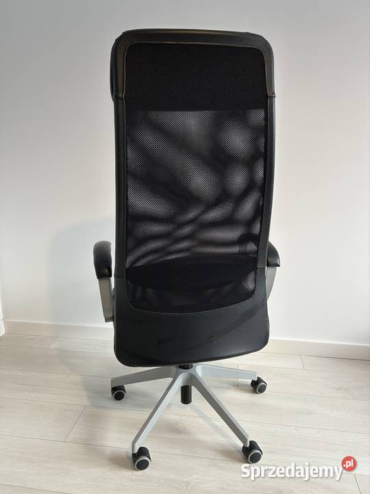 Krzesło biurowe obrotowe czarne Markus IKEA