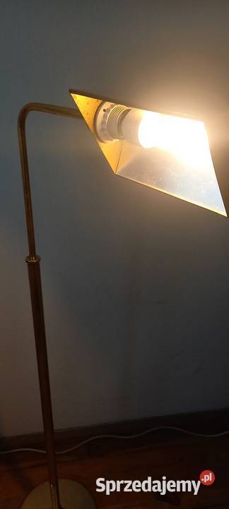 Lampa podłogowa z ruchomym ramieniem Skierniewice