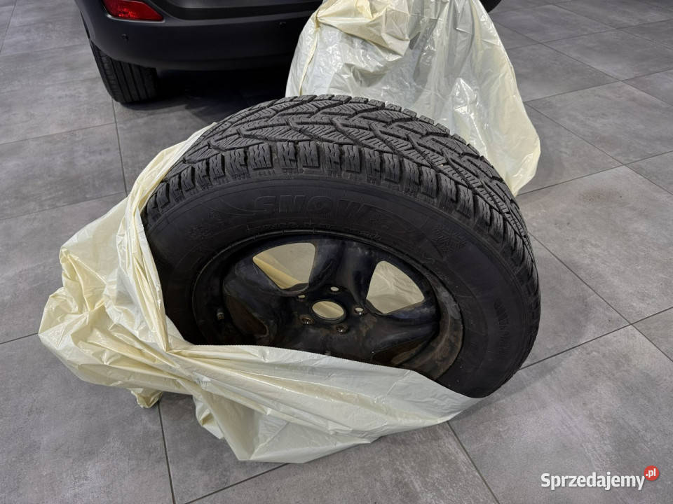 Toyota RAV4 20D4D 124 M6 2015 r komplet opon komputer pokładowy RAV4 Myślenice