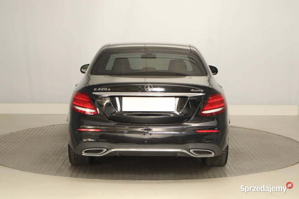 Mercedes E E 220 d 4MATIC czarny sprzedam