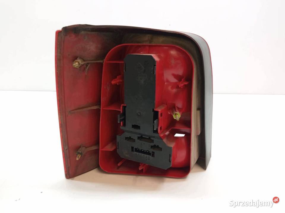LAMPA TYŁ PRAWA KOMBI PRZED LIFT 3B9945112F VW
