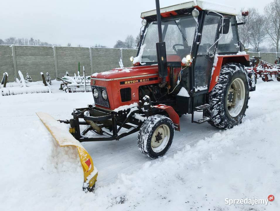 Ciągnik Zetor 6011 z pługiem i solarką Nowa Karczma