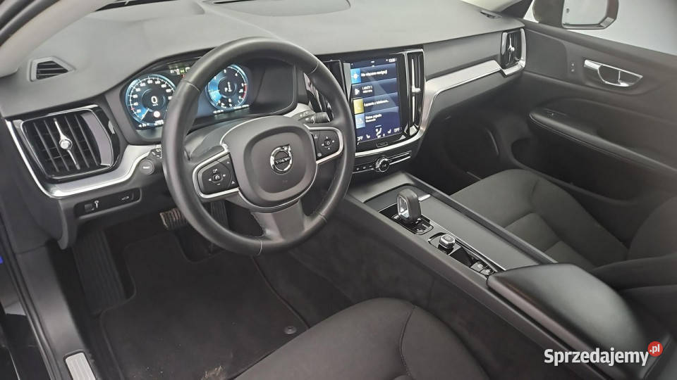 Volvo V60 B4 D Momentum Core aut Z Polskiego czujnik zmierzchu Warszawa