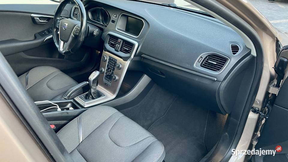 Volvo v40 Cross Country 16 d2 Grabów sprzedam