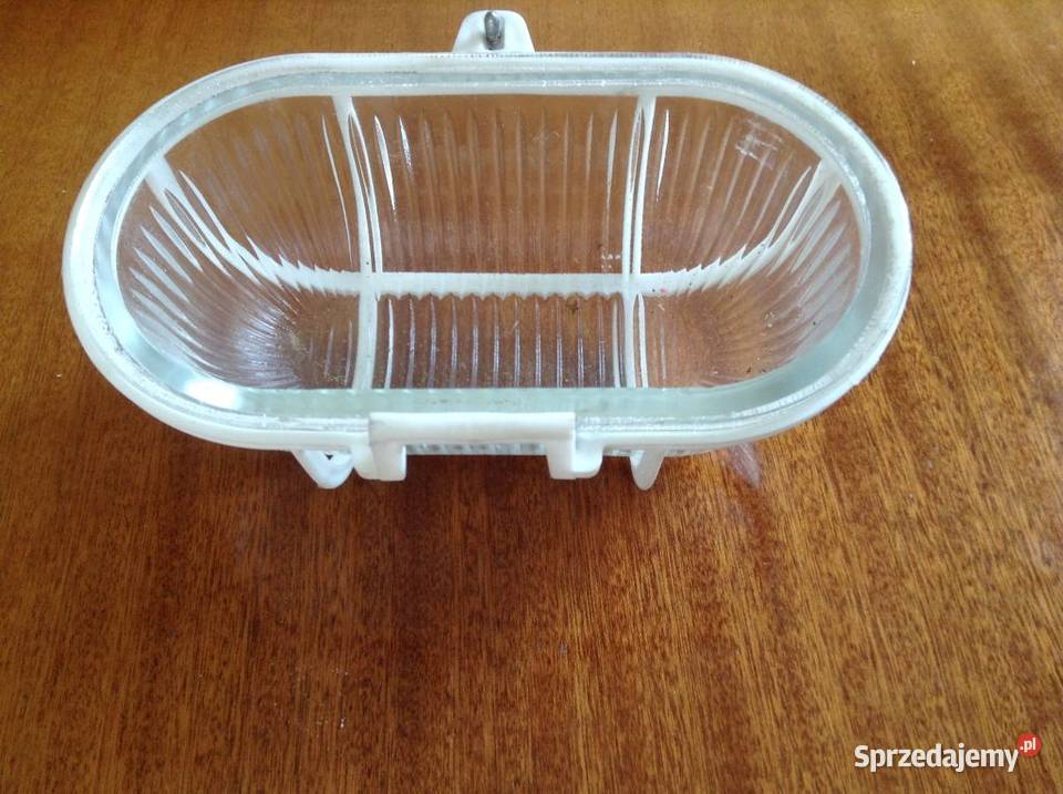 Klosz szklany lampy warsztatowej piwnicznej w Opole