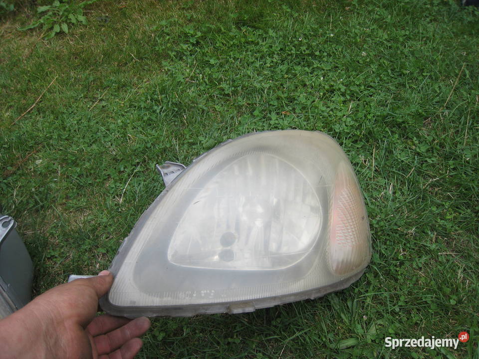 Lampa przednia prawa lewa Toyota Yaris I 9903 osobowe Kraków