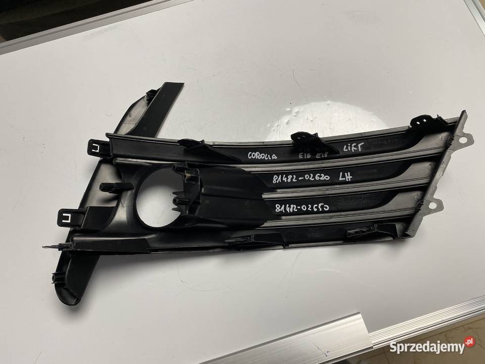 Toyota Corolla E16 E18 lift kratka zderzaka lewa Kozubszczyzna