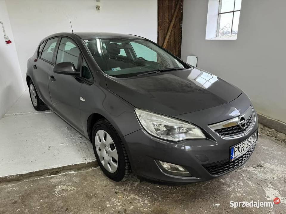 Opel Astra 2010r 14 Benzyna 168 przebieg Stan autoalarm Bojanowo